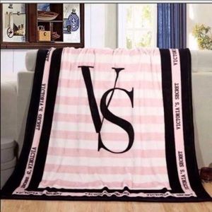 ⚡️3/$20⚡️ Victoria Secret Blanket